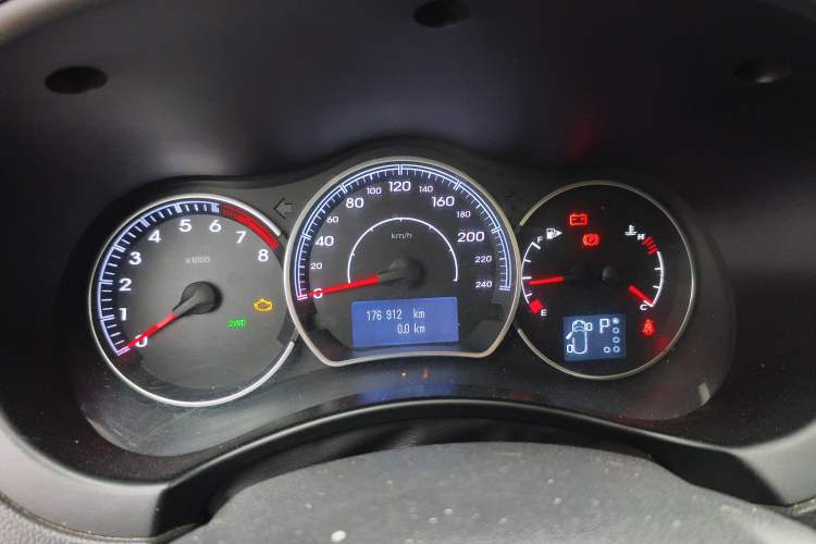 Used Renault Koleos 2012 2.5L 4x4 Comfort Edition with Navigation