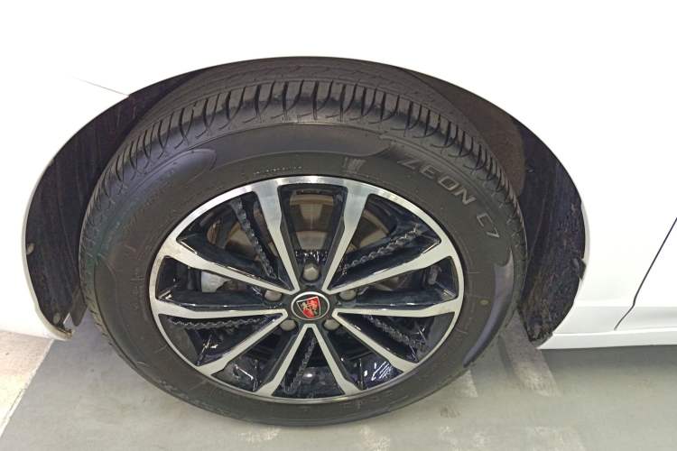 Used Roewe i5 2020 1.5L Automatic 4G Connect Luxury Flagship Edition
