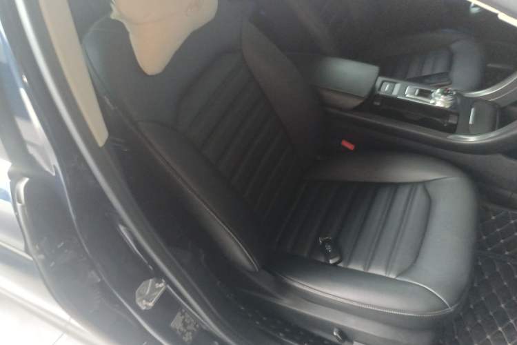 Used Ford Mondeo New Energy 2018 2.0 PHEV Smart-Controlled Fashion Edition China VI Standard Right Front Seat