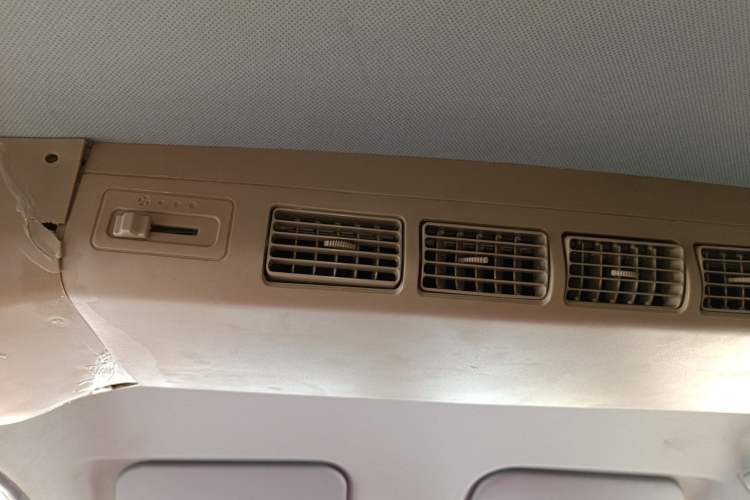 Used Wuling Rongguang V 2016 1.2L Practical Model Non-Power-Assisted
