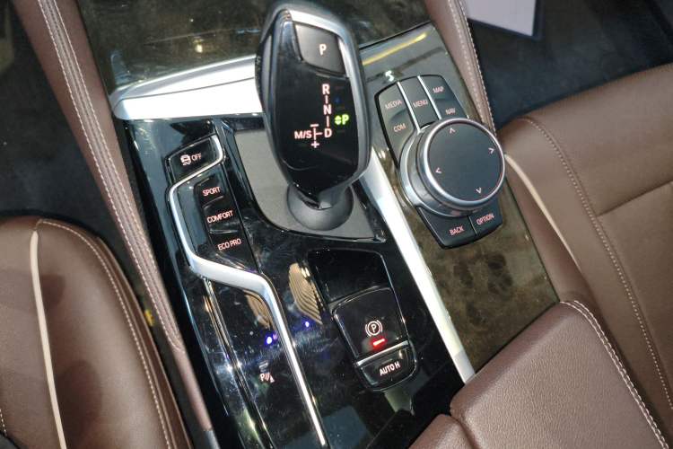 Used BMW 5 Series 2021 525Li Luxury Package