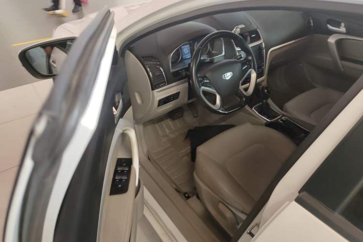 Used Geely Auto Emgrand 2016 Sedan 1.5L CVT Luxury Model