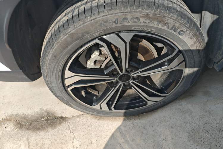 Used Geely Galaxy L7 2025 EM-i 115km Exploration+ Edition Right Rear Wheel Hub