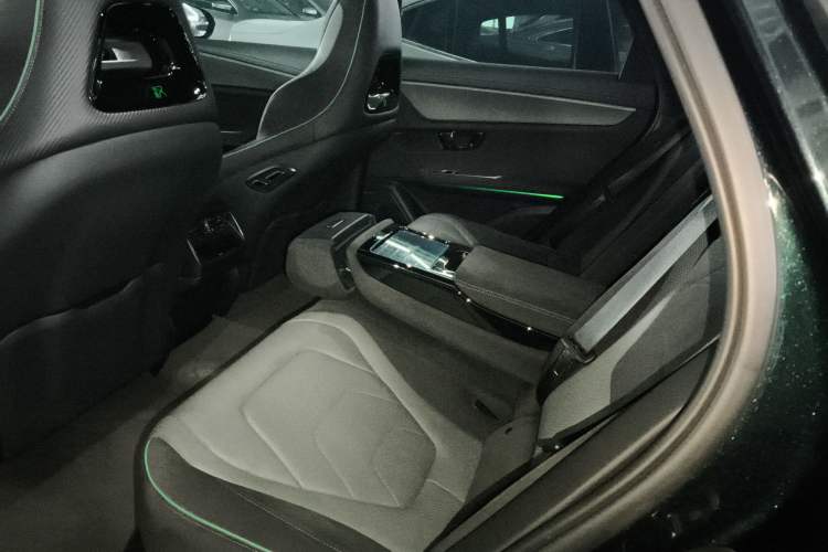 Used BYD Han 2022 EV 610 km All-Wheel-Drive Qianshan Cui Limited Edition
