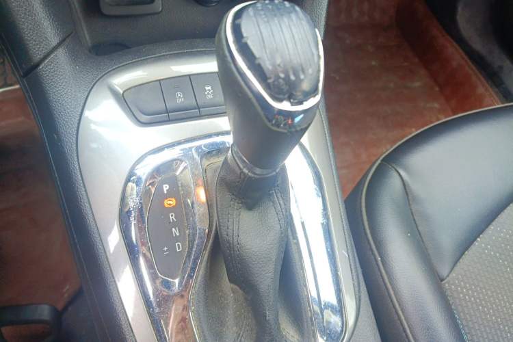 Used Chevrolet Cruze 2016 1.5L Automatic Luxury Edition Gear Lever