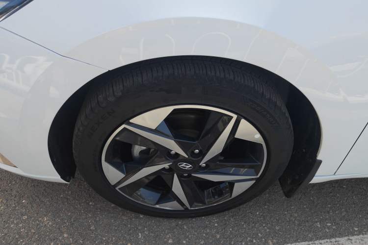 Used Hyundai Elantra 2022 1.5L CVT LUX Prestige Edition Left Front Wheel Hub