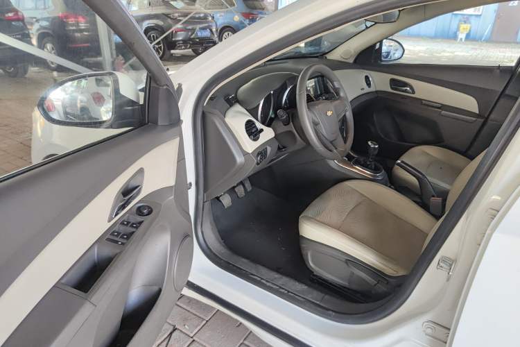 Used Chevrolet Cruze 2015 1.5L Classic SE MT