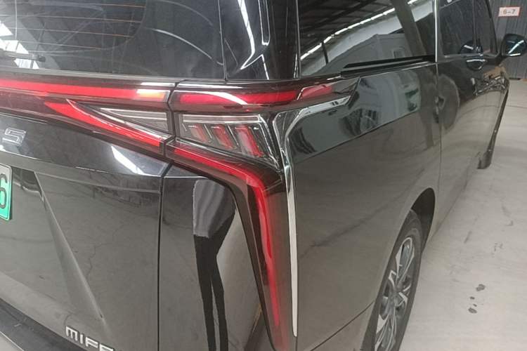 Used SAIC MAXUS Dajia 9 2022 Long-Range Oasis 7-Seater Version