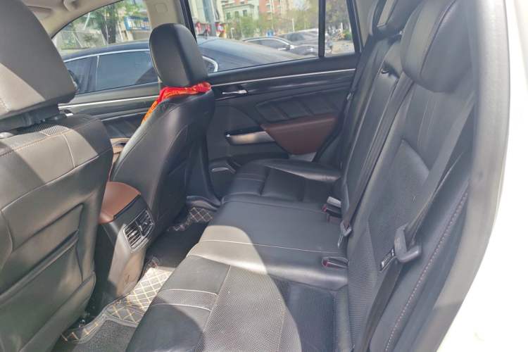 Used GAC Trumpchi GS7 2017 320T Two-Wheel-Drive Luxury Model Left Rear Seat