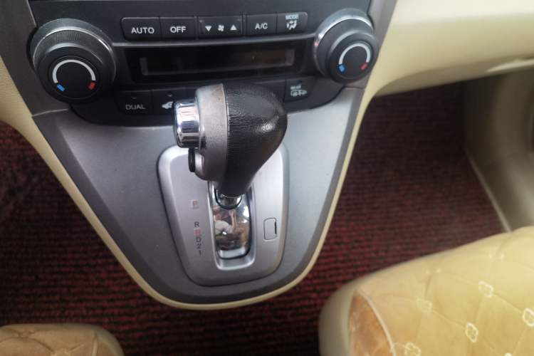 Used Honda CR-V 2010 2.4L Automatic Four-Wheel Drive Prestige Edition Gear Lever