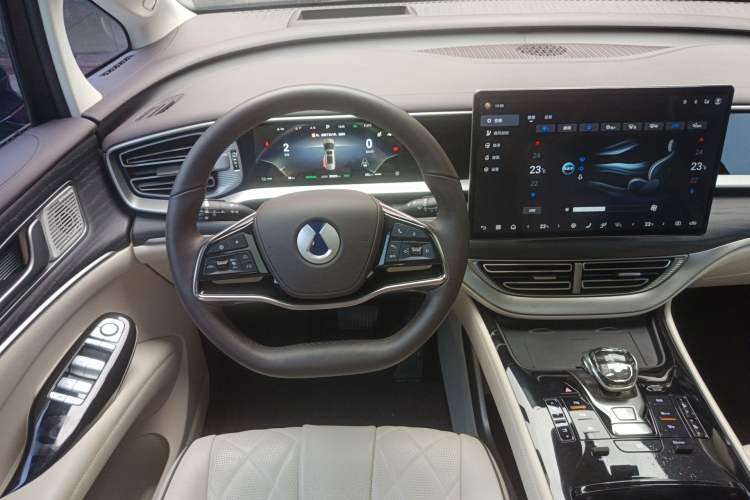 Used Denza D9 2024 DM-i 980 Four-Wheel Drive Flagship Model