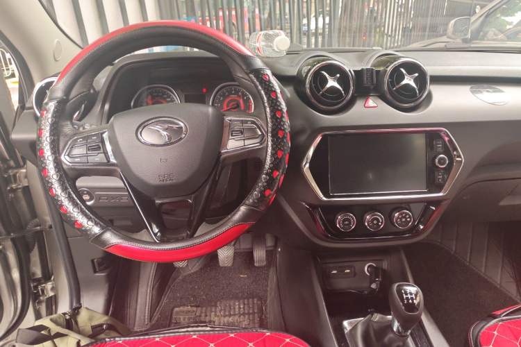 Used Soueast DX3 2016 1.5L Manual Flagship Version Center Console