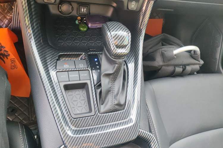 Used Toyota Wildlander 2022 2.0L CVT Two-Wheel Drive Luxury PLUS Edition Gear Lever