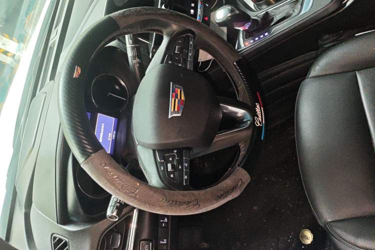 Used Cadillac CT4 2022 28T Luxury Edition Steering Wheel