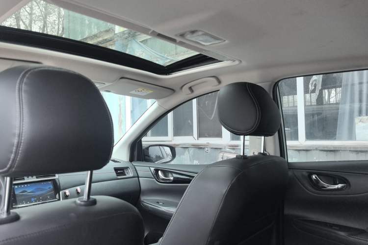 Used Nissan Tiida 2023 1.6L CVT Smart Drive Version Headliner