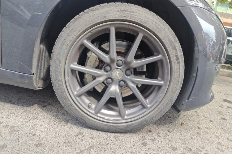 Used Tesla Model 3 2019 Long-Range Rear-Wheel-Drive Version
