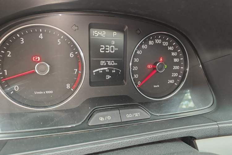 Used Volkswagen Lavida 2013 Revised Version 1.4 TSI DSG Comfort Edition Odometer Close Up