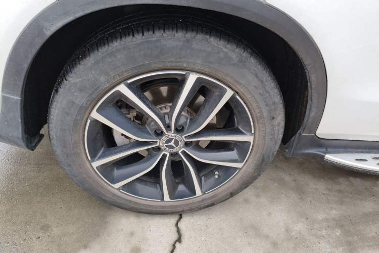 Used Mercedes-Benz GLC 2021 GLC 300 L 4MATIC Dynamic Model Right Rear Wheel Hub