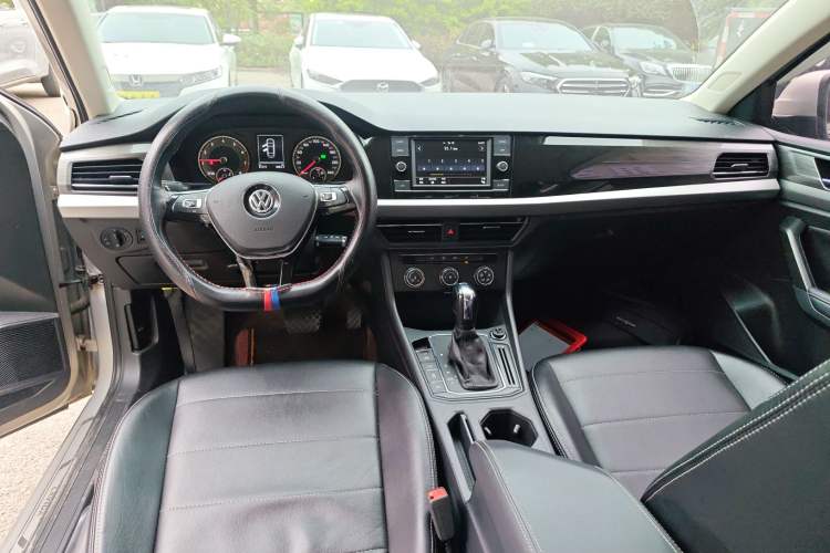 Used Volkswagen Lavida 2019 280TSI DSG Comfort Edition China VI standard Center Console