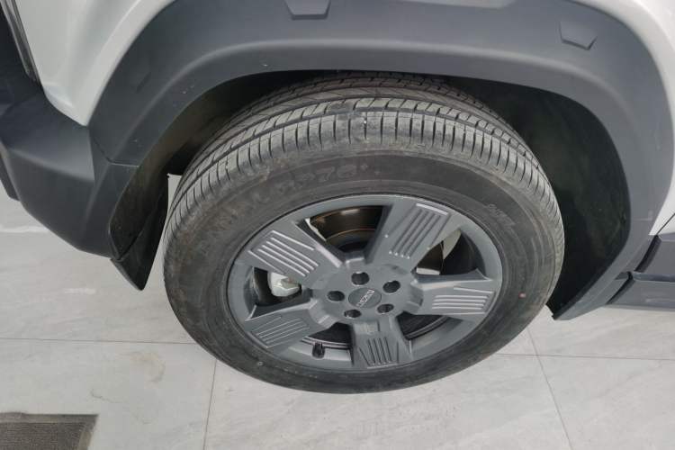 Used iCAR 03 2024 501km Two-Wheel Drive Long-Range Version Left Front Wheel Hub