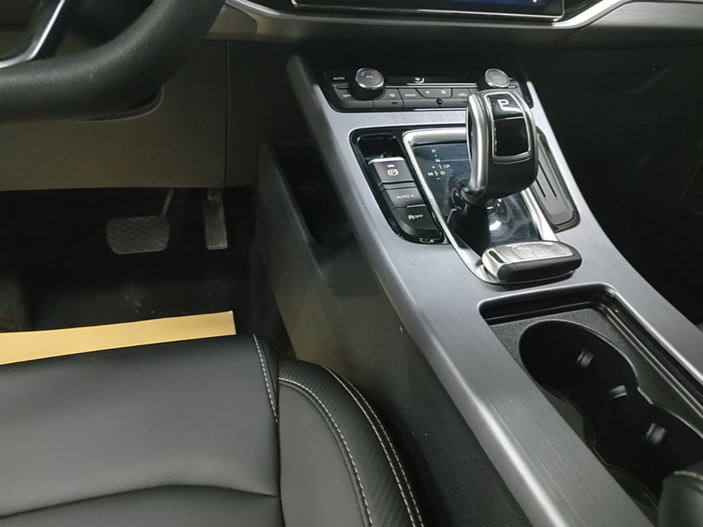 Geely Auto Emgrand X7 Sport 2021 1.8TD DCT Two-Wheel Drive Asian Games Comfort Edition — снимка 16