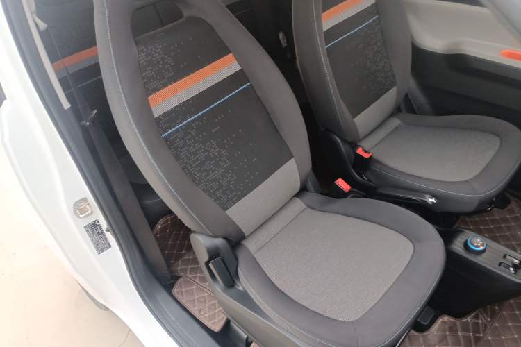 Used Wuling Hongguang MINIEV 2022 Macaron Fashion Model Lithium Iron Phosphate Right Front Seat