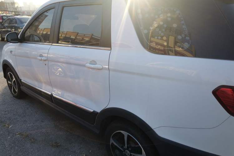 Used Dongfeng Fengon 370 2020 S370 1.5L Manual Luxury 7-Seater