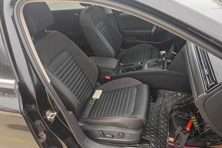 Used Volkswagen Magotan 2020 330TSI DSG Leading Model
