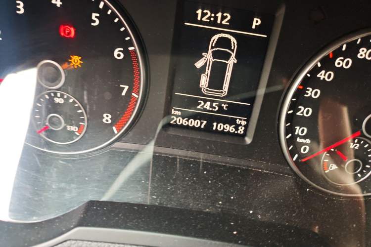 Used Volkswagen Sharan 2012 2.0 TSI Comfort Edition Euro IV Odometer Close Up