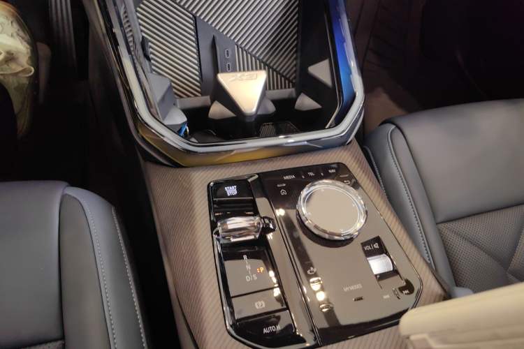 Used BMW X3 2025 Model, xDrive30L Prestige M Sport Night Package Gear Lever