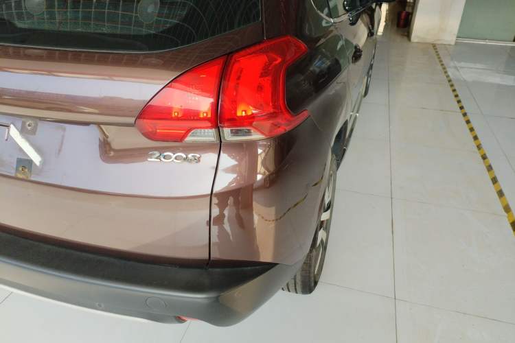 Used Peugeot 2008 2014 1.6L Automatic Navigation Edition Exterior 6