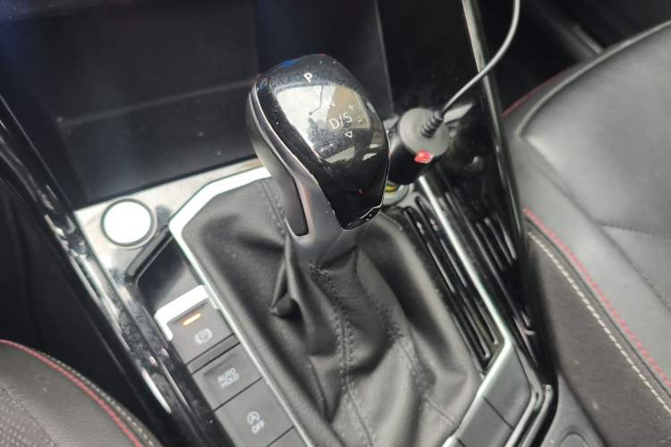 Used Volkswagen Tayron 2020 280TSI Two-Wheel Drive Luxury Connect Edition Gear Lever