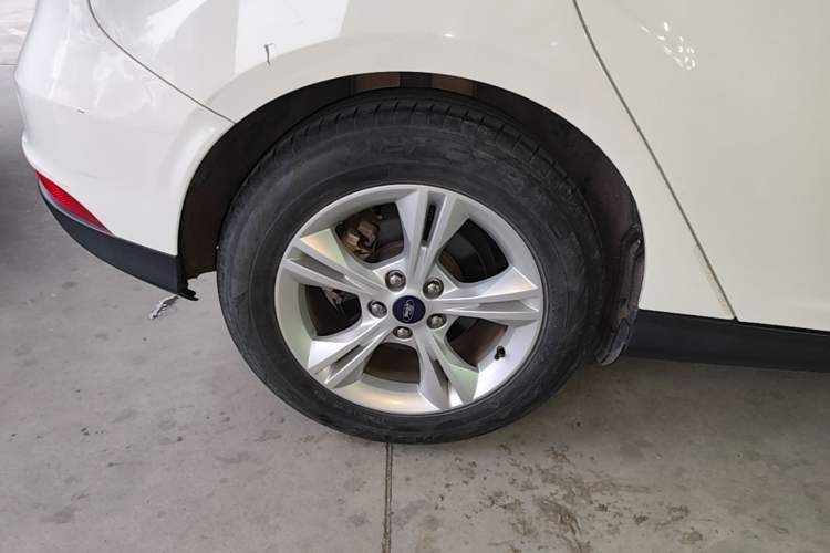 Used Ford Focus 2017 Hatchback 1.6L Automatic Comfort Plus SmartDrive Edition Right Rear Wheel Hub