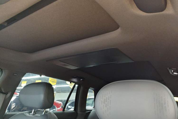 Used Dongfeng eπ eπ008 2025 210Max Range-Extended Version 5 Seats Headliner