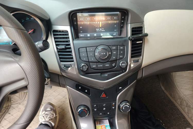 Used Chevrolet Cruze 2015 1.5L Classic SE MT
