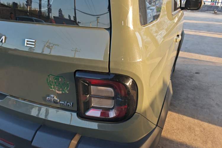 Used Geely Galaxy Panda 2024 200km Panda Rider Right Rear Taillight