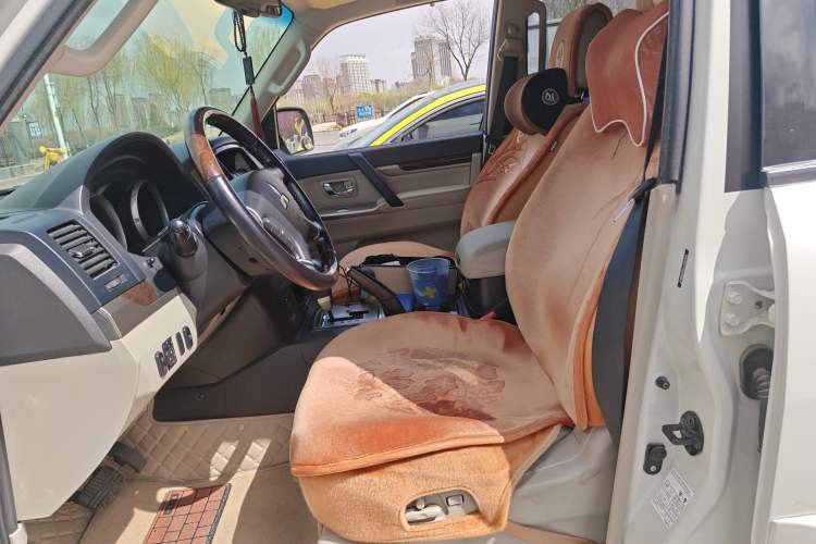 Used Mitsubishi Pajero  Left Front Seat