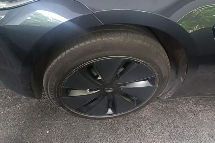 Used Tesla Model 3 2023 Long-Range All-Wheel-Drive Version
