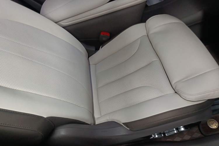 Used IM LS7 2023 100kWh Lux All-Wheel-Drive Version
