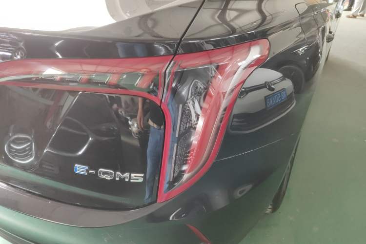 Used Hongqi E-QM5 2022 431 km Charge & Enjoy Edition Exterior 3