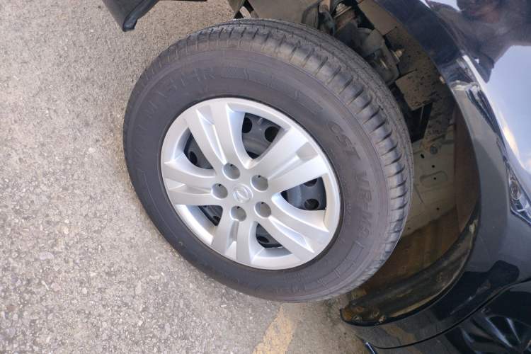 Used FORTHING Lingzhi 2023 M5L 1.6L Base Model 7 Seats
