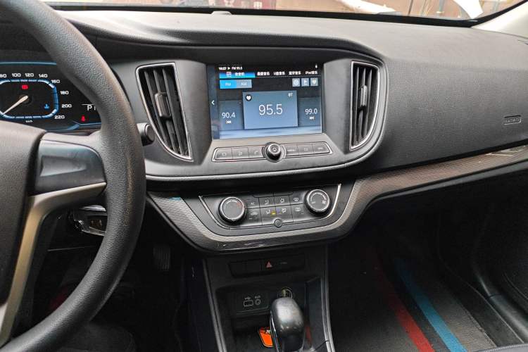 Used Roewe 360 2015 1.5L Automatic Luxury Edition
