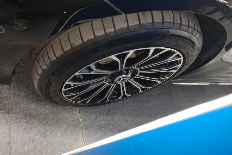 Used Mercedes-Benz E-Class 2019 E 300 L Sporty and Stylish Model
