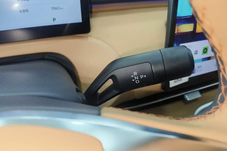 Used Geely Galaxy Galaxy Xingjian 7 EM-i 2025 120km Flagship Edition
