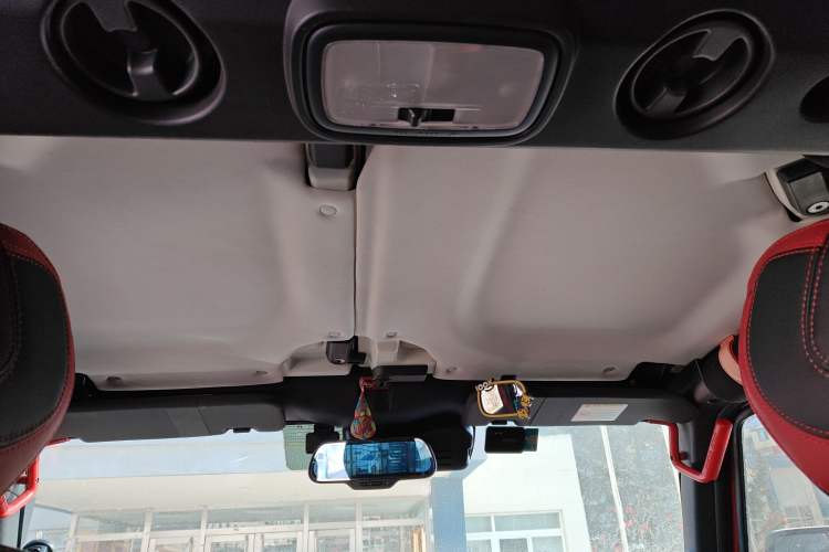 Used BAIC Off-Road BJ40 2018 PLUS 2.3T Automatic Four-Wheel Drive Flagship Version China V Emission Standard Headliner