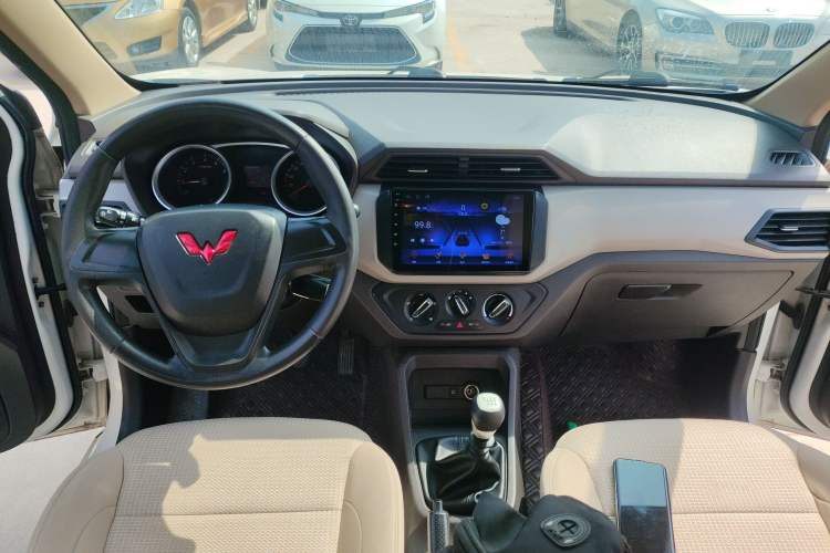 Used Wuling Hongguang 2021 1.5L S Standard Version LAR Center Console