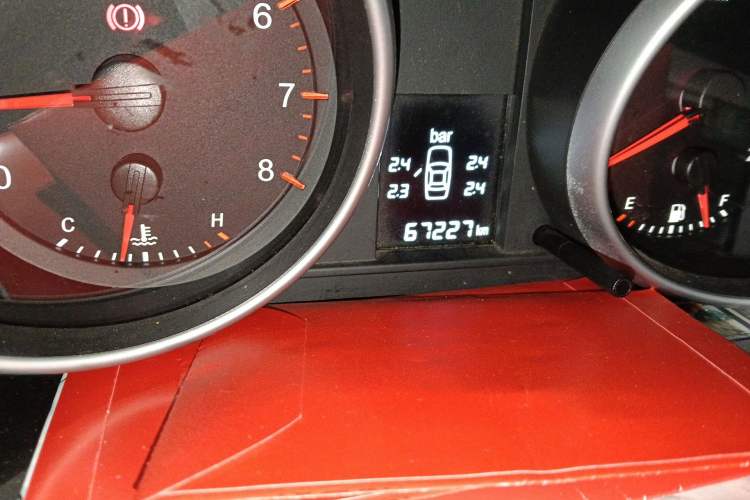 Used Haval H6 2011 2.0L Manual Two-Wheel Drive Elite Version Odometer Close Up