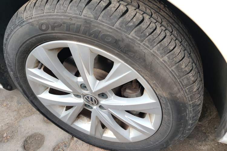 Used Volkswagen Lavida 2015 1.6L Automatic Comfort Edition
