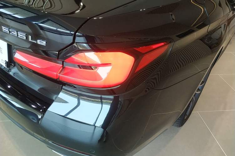 Used BMW 5 Series New Energy 2022 Second Facelift 535Le M Sport Package
