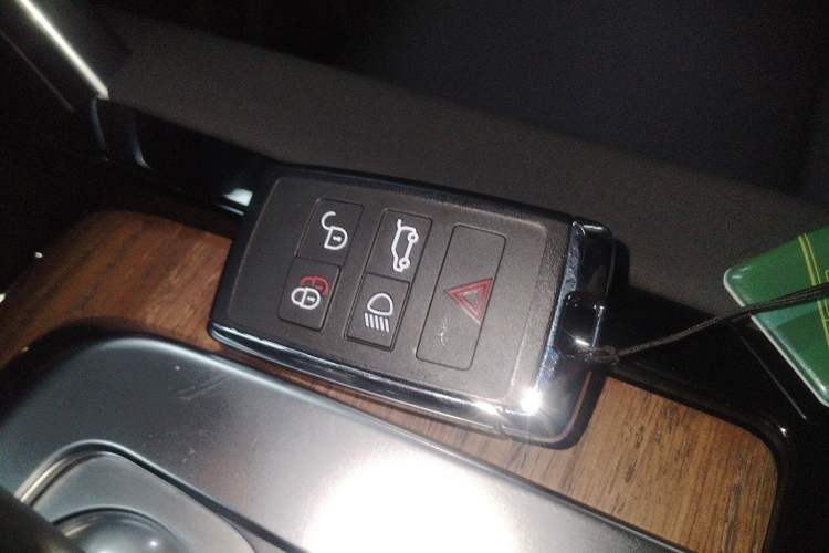 Used Land Rover Discovery Sport 2020 249 PS R-Dynamic Performance Edition Vehicle Key